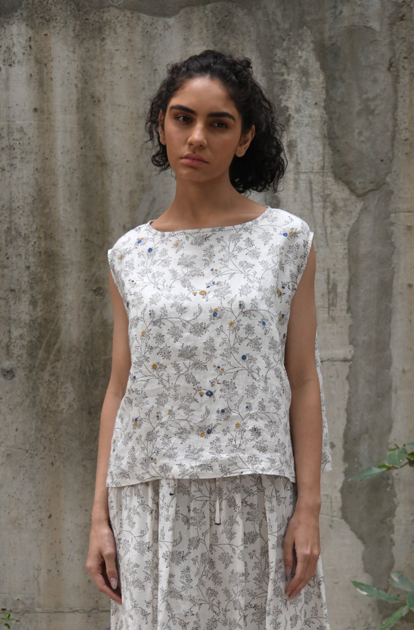 DVE Aishani one size sleeveless boxy fit linen top, blockprinted on ecru.
