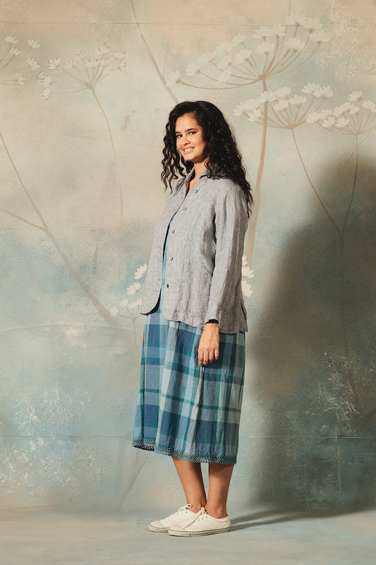 DVE Varuuni jacekt in sky blue linen.