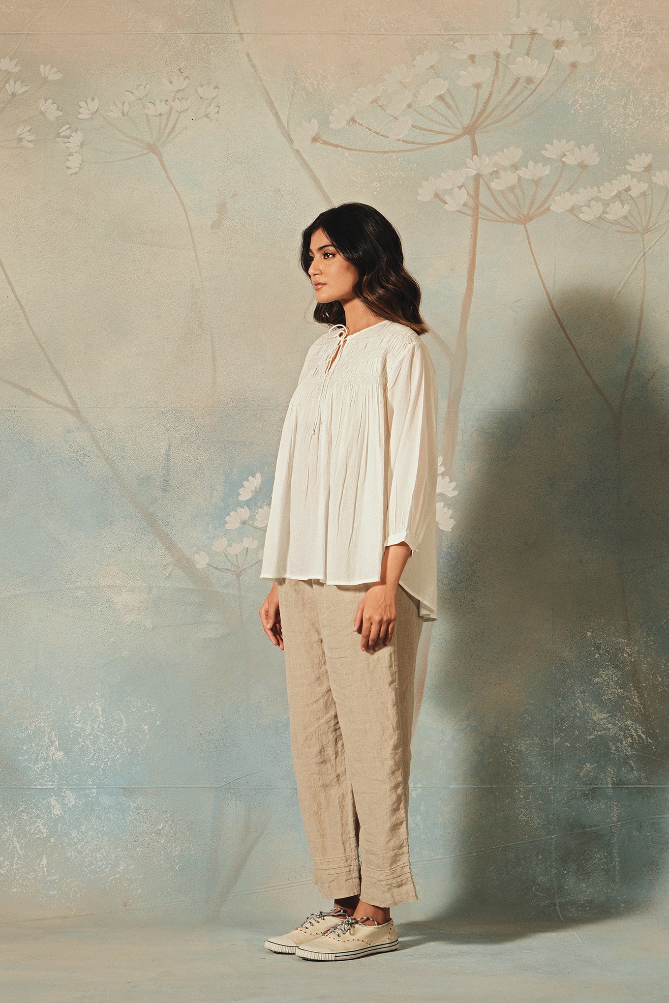 DVE Bala linen pants in natural.