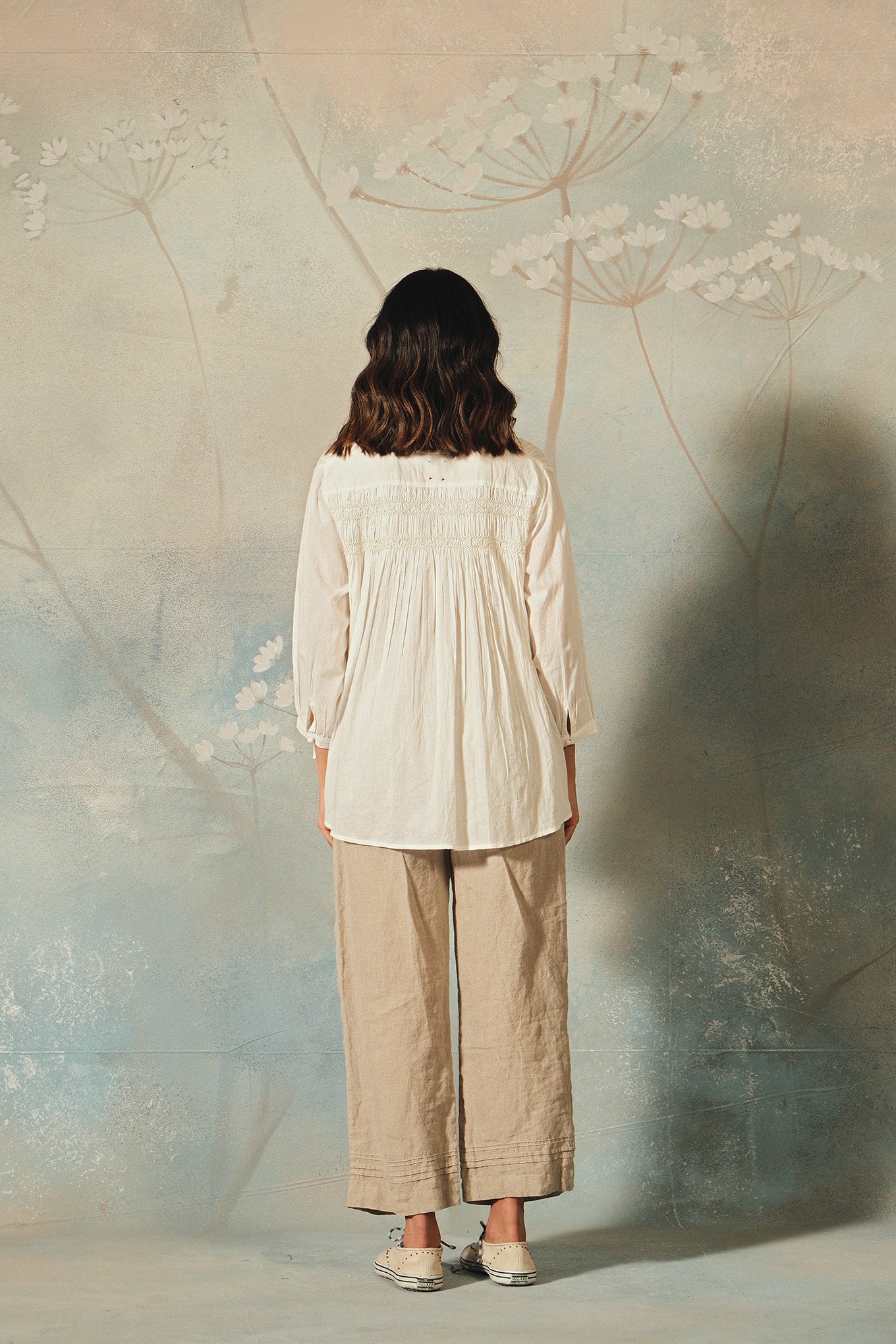 DVE Bala linen pants in natural.