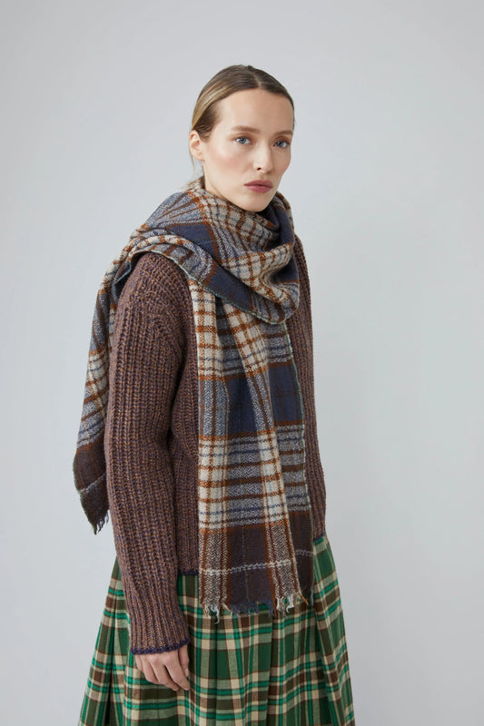 Moismont fine wool Anderson tartan scarf in slate grey.
