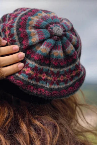 Eribe Alloa fairisle beret in Velvet.