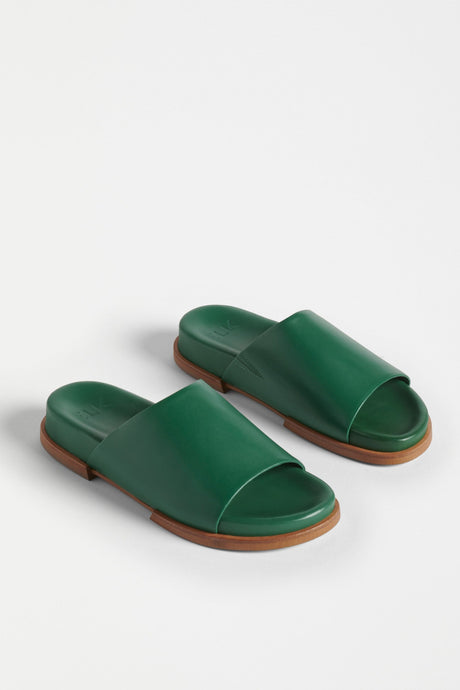 Elk Etin green leather slide sandal.