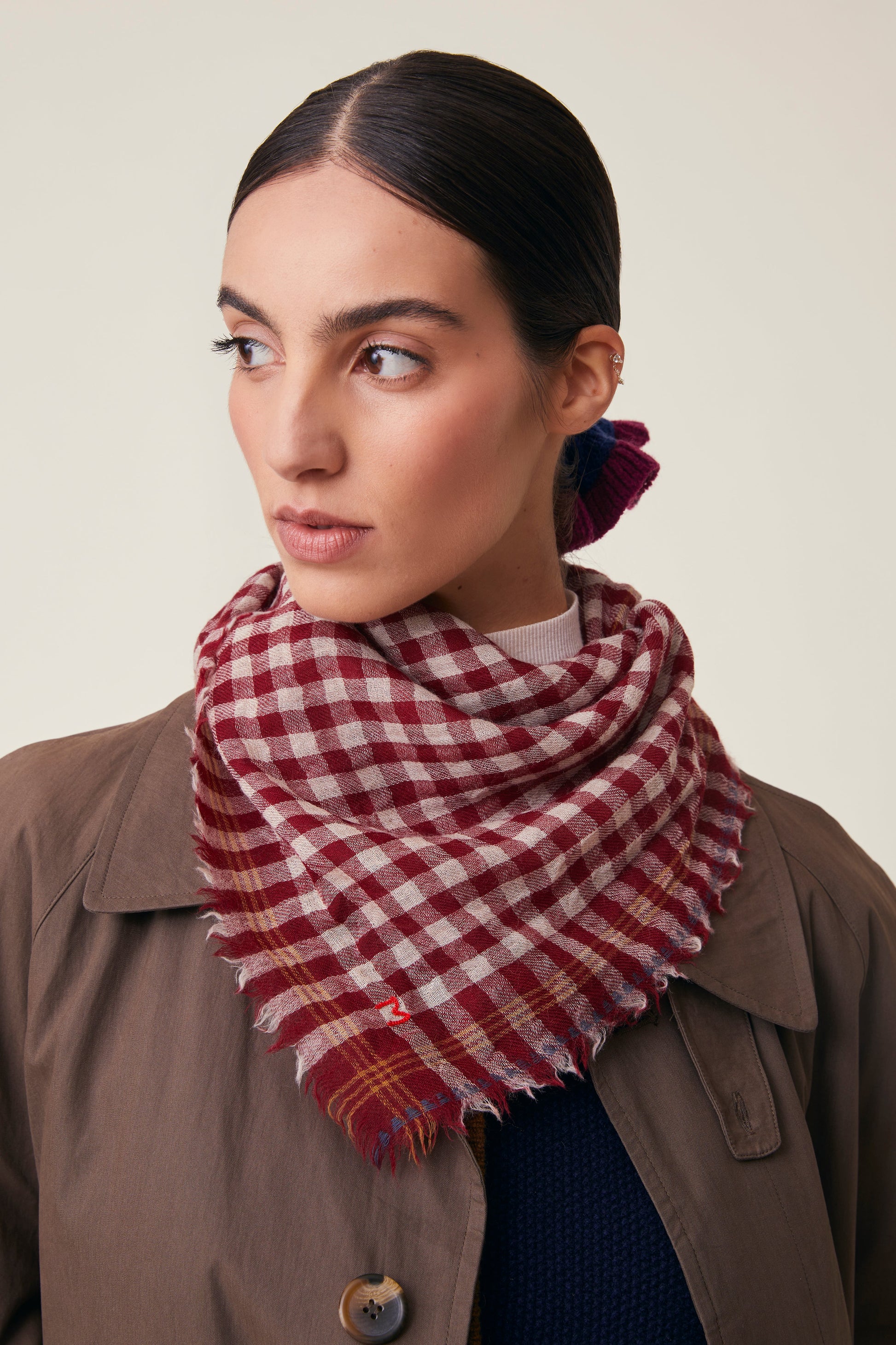 Moismont pure wool square Galopin scarf gingham, Velvet in red and white.