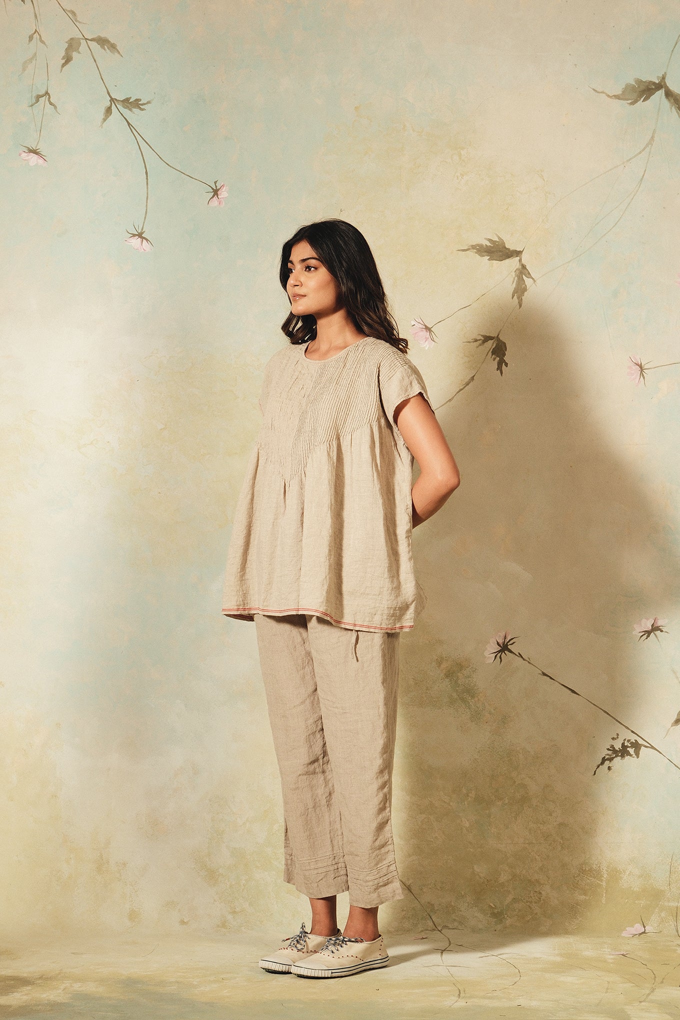 DVE Bala linen pants in natural.