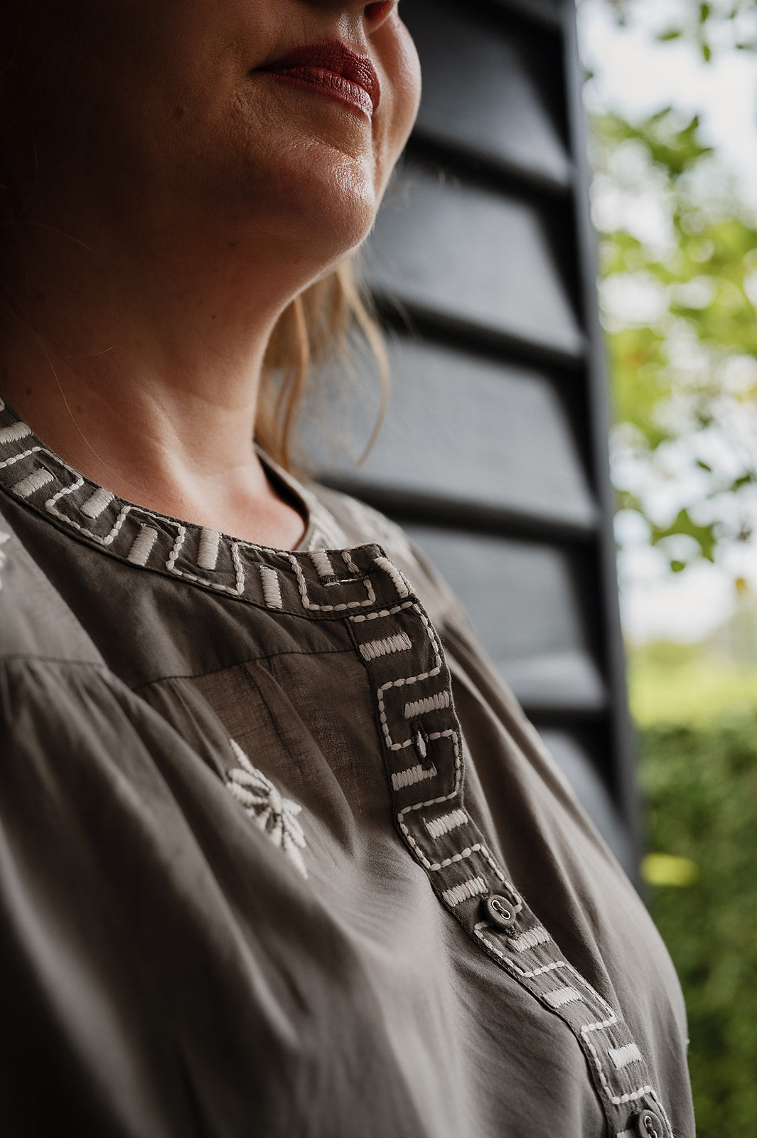 Manan Folk embroidered blouse - grey