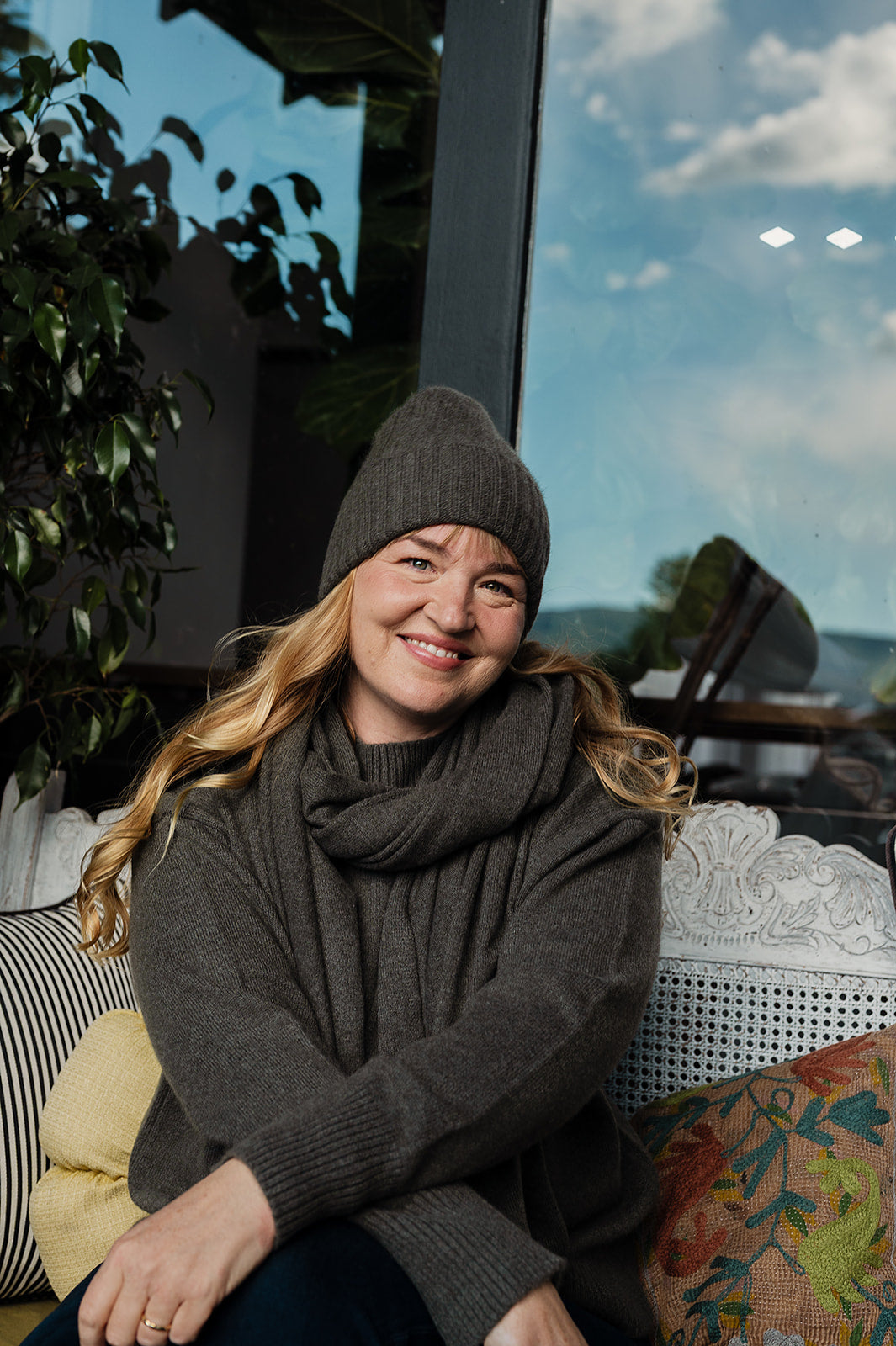 Juniper Hearth pure cashmere cosy scarf in moor green.