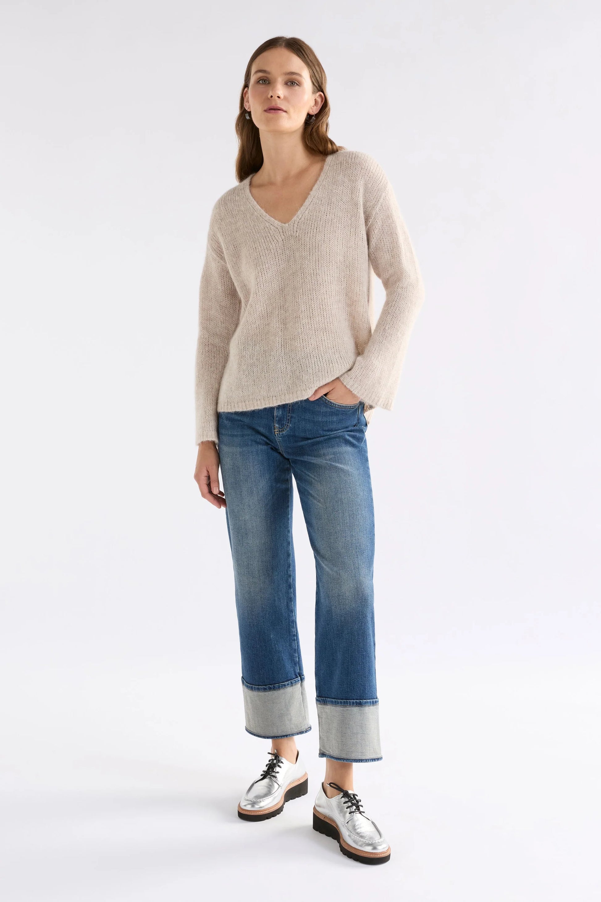 Elk Anken sweater V-neck alpaca wool blend in ecru.
