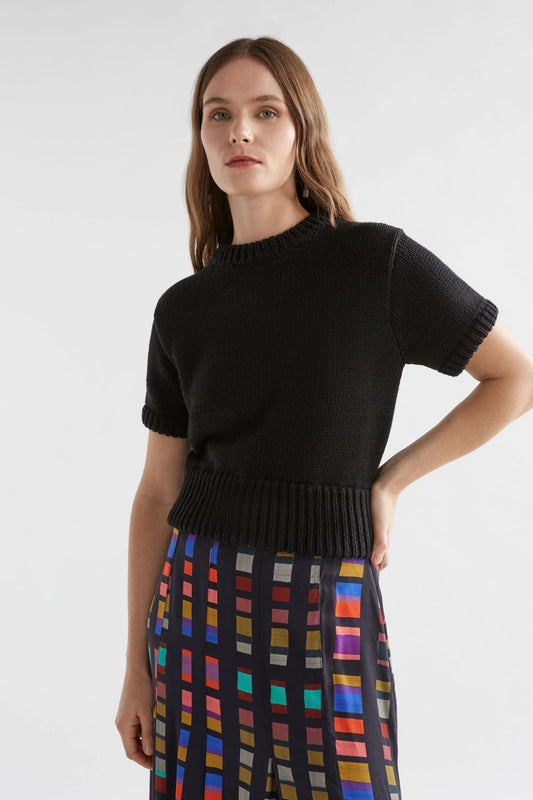 Elk organic cotton short sleeve Luft knit top in black.