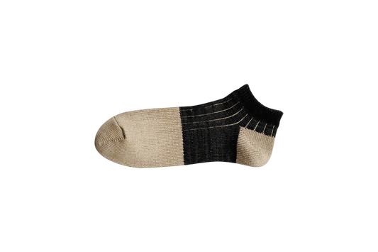 Nishigushi Kutsushita made in Japan linen cotton anklet socks in charcoal and beige.