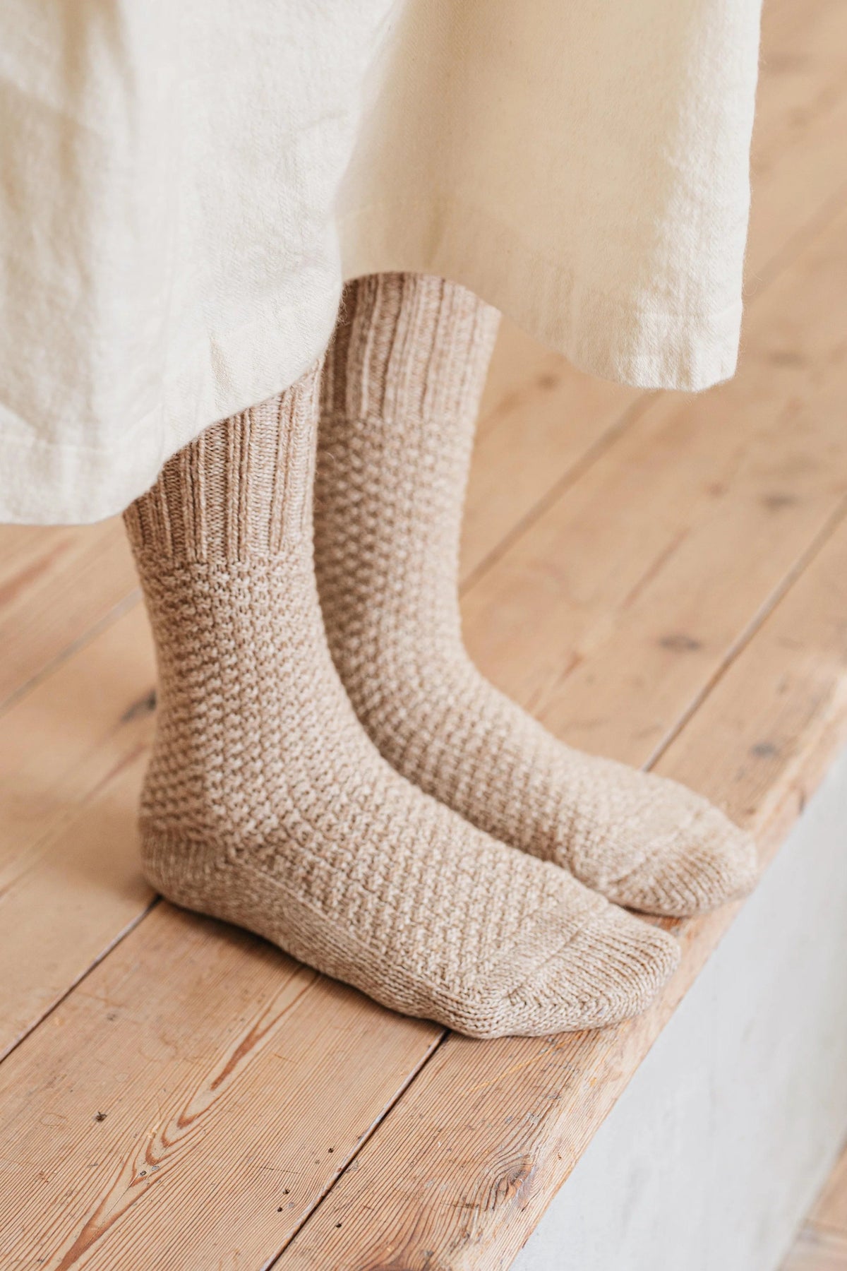 NIshiguchi Kutsushita wool cotton Boston boot socks in beige Beach stone.
