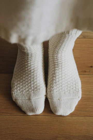 Nishiguchi wool cotton boot socks im ivory.