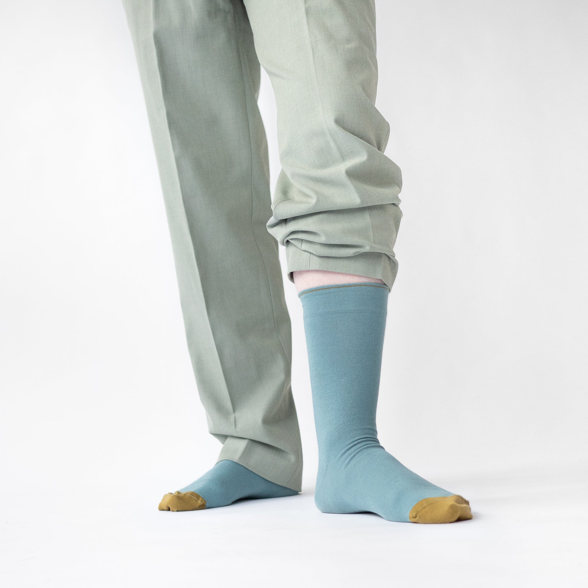 Bonne Maison Arctic blue sock with khaki absinth green toe, made in France cotton socks.