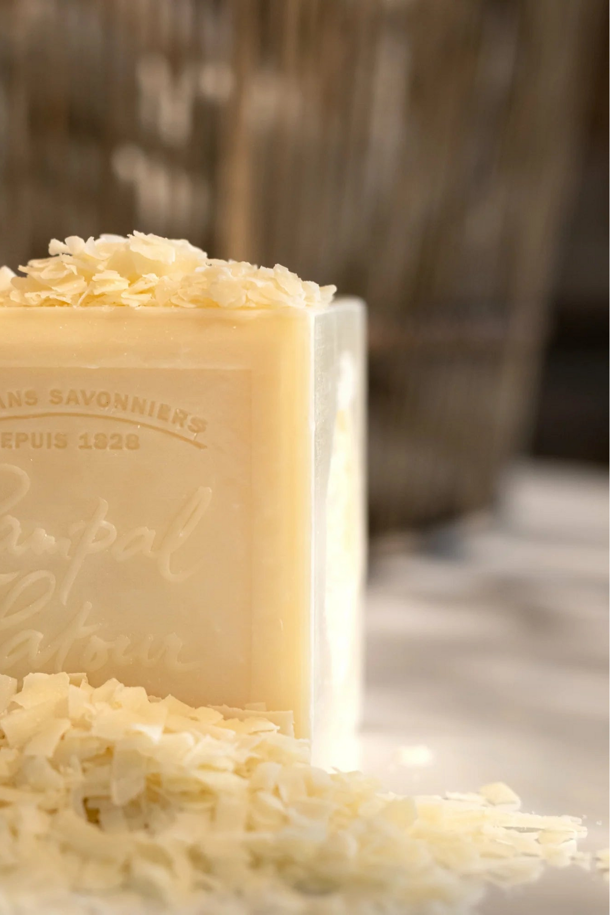 Rampal Latour savon de Marseille laundry soap flakes.