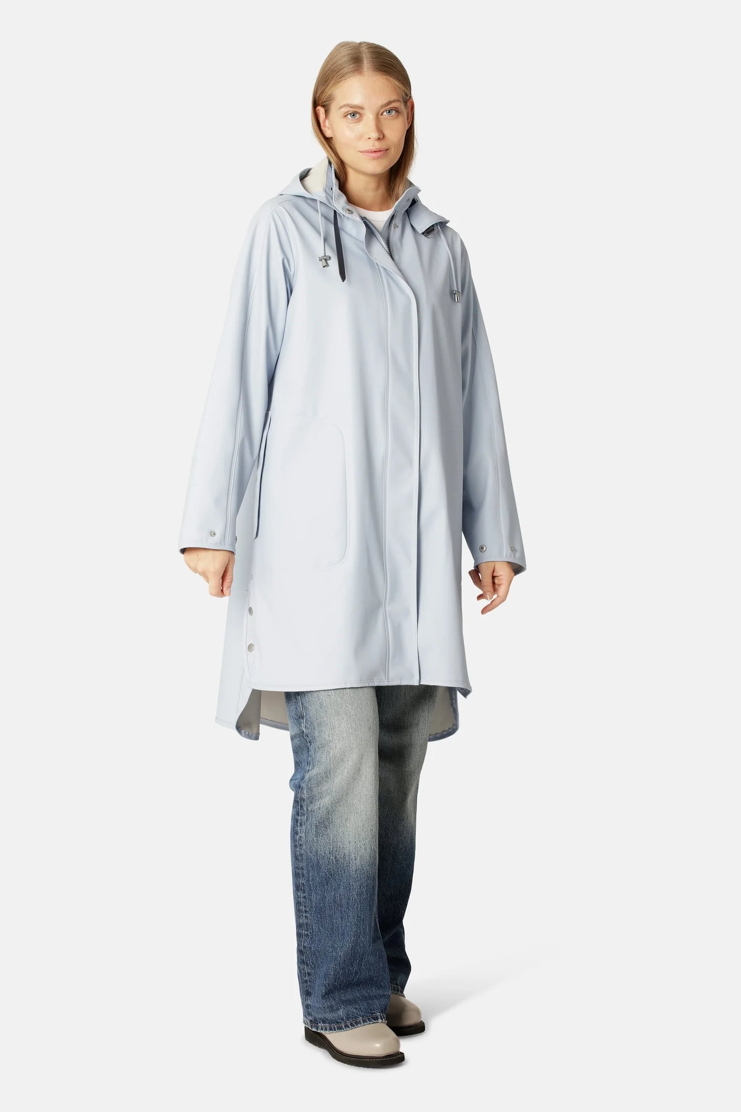 Ilse Jacobsen lightweight rain Rain71 detachable hood jacket in light blue Heather.