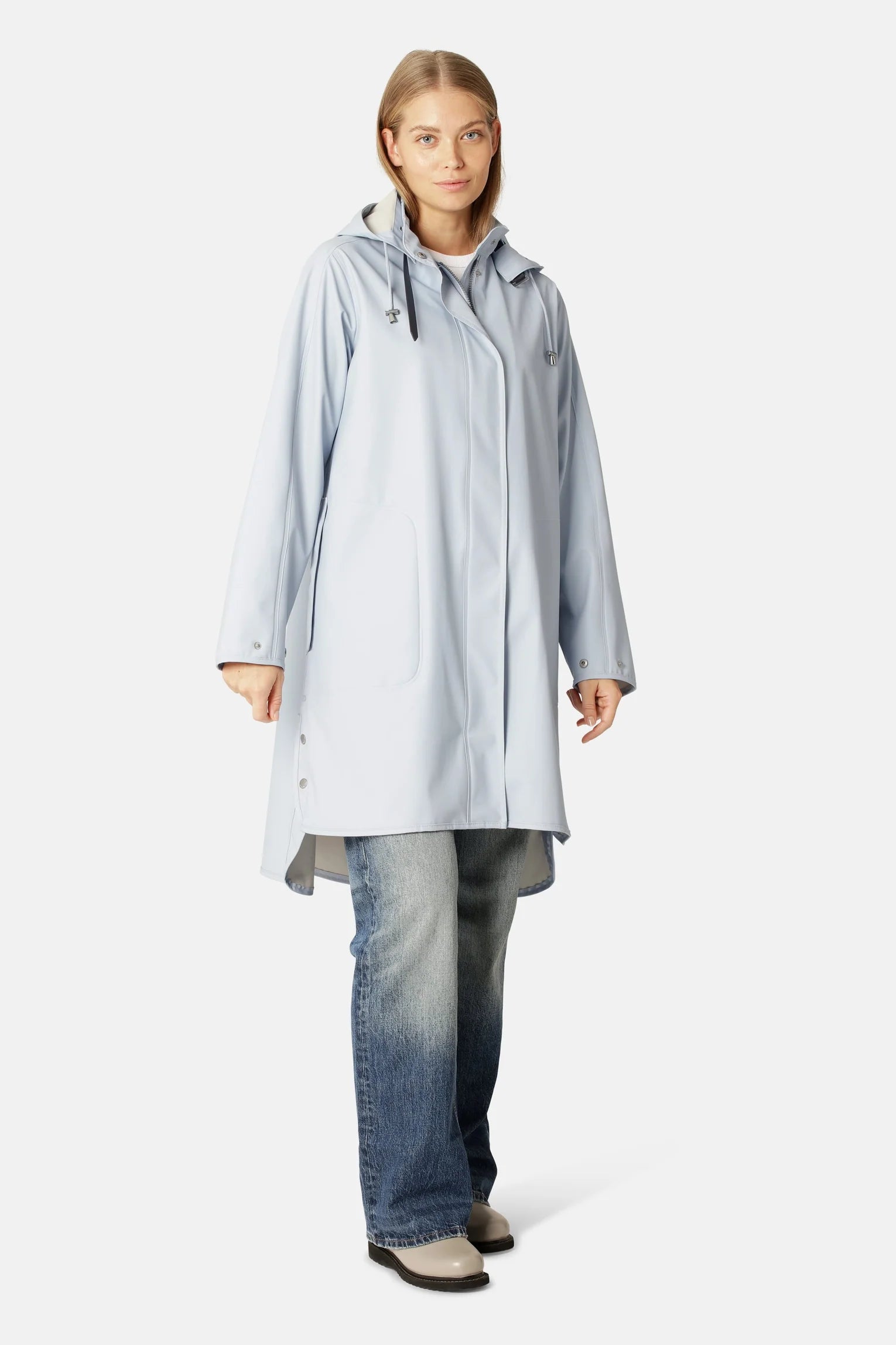Ilse Jacobsen lightweight rain Rain71 detachable hood jacket in light blue Heather.