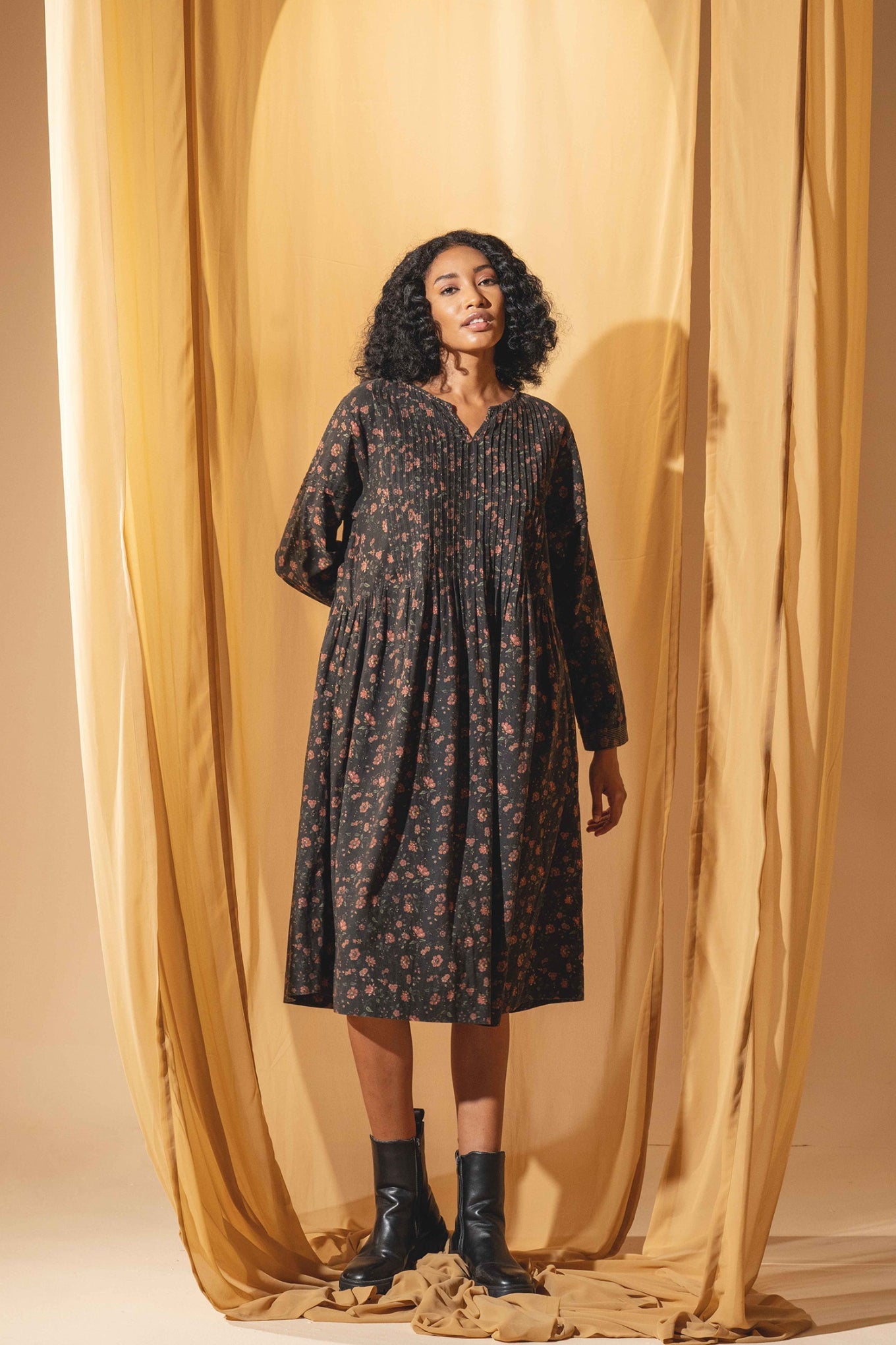 DVE Bhavya cotton linen long sleeve dress with pintucks in charcoal floral print.
