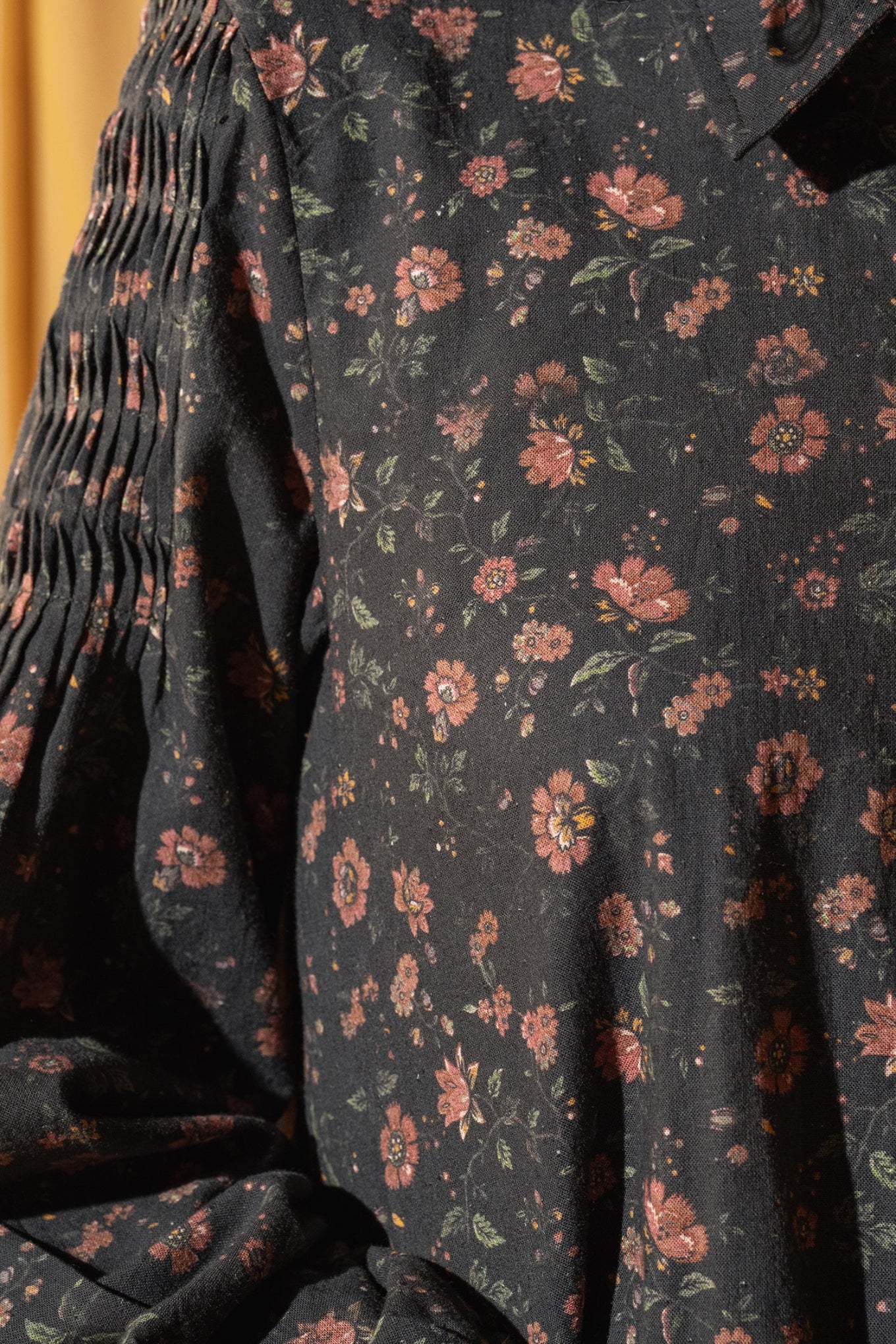 DVE Collection cotton linen floral print Lola blouse in charcoal.