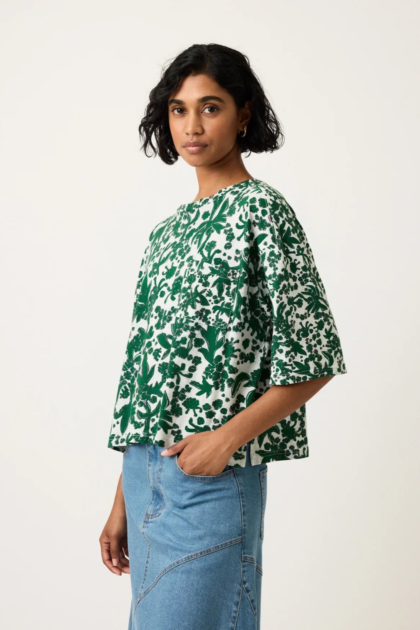Nancybird tasmin boxy tee in organic cotton jersey parsley green and white print.