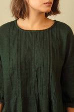 Load image into Gallery viewer, DVE Collection soft wool Mayra top in forest green.