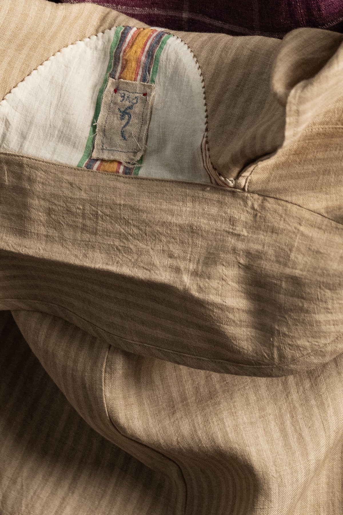 Dve Varuuni linen jacket in Dune stripe, beige and white.