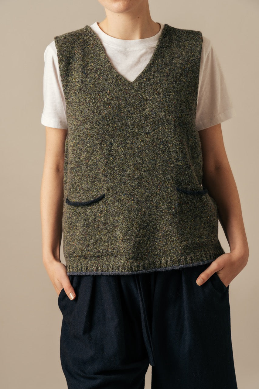 Eribe Shetland wool tweed Nep vest in pine dark khaki green.
