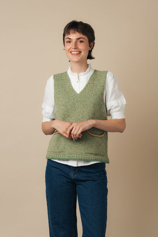 Eribe Shetland wool tweed Nep vest in reed green.