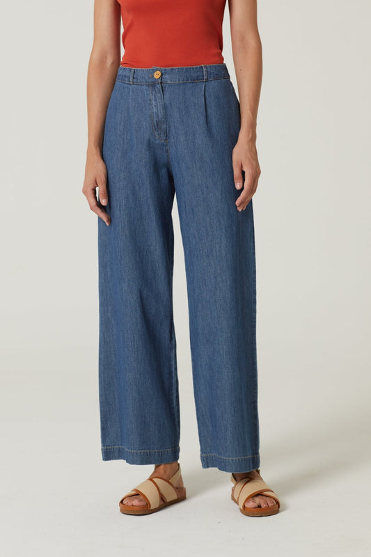 Nice Things lightweight denim wide leg pant.