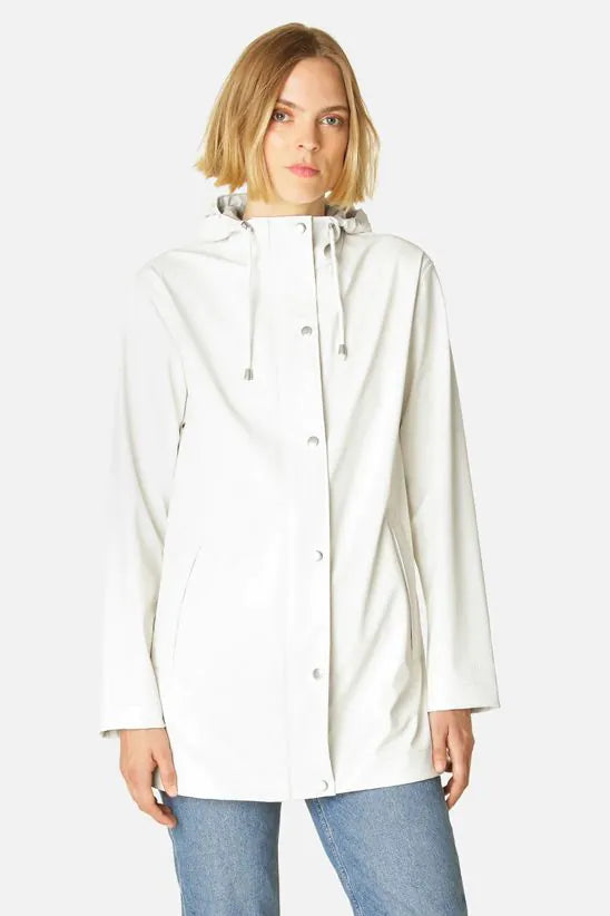 Ilse Jacobsen lightweight rain Rain228 jacket in milk crème.