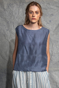 DVE Collection one size sleeveless Aishani top in grey silk.