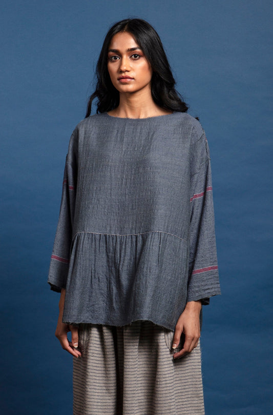 Dve Padma wool top - grey with red stripe