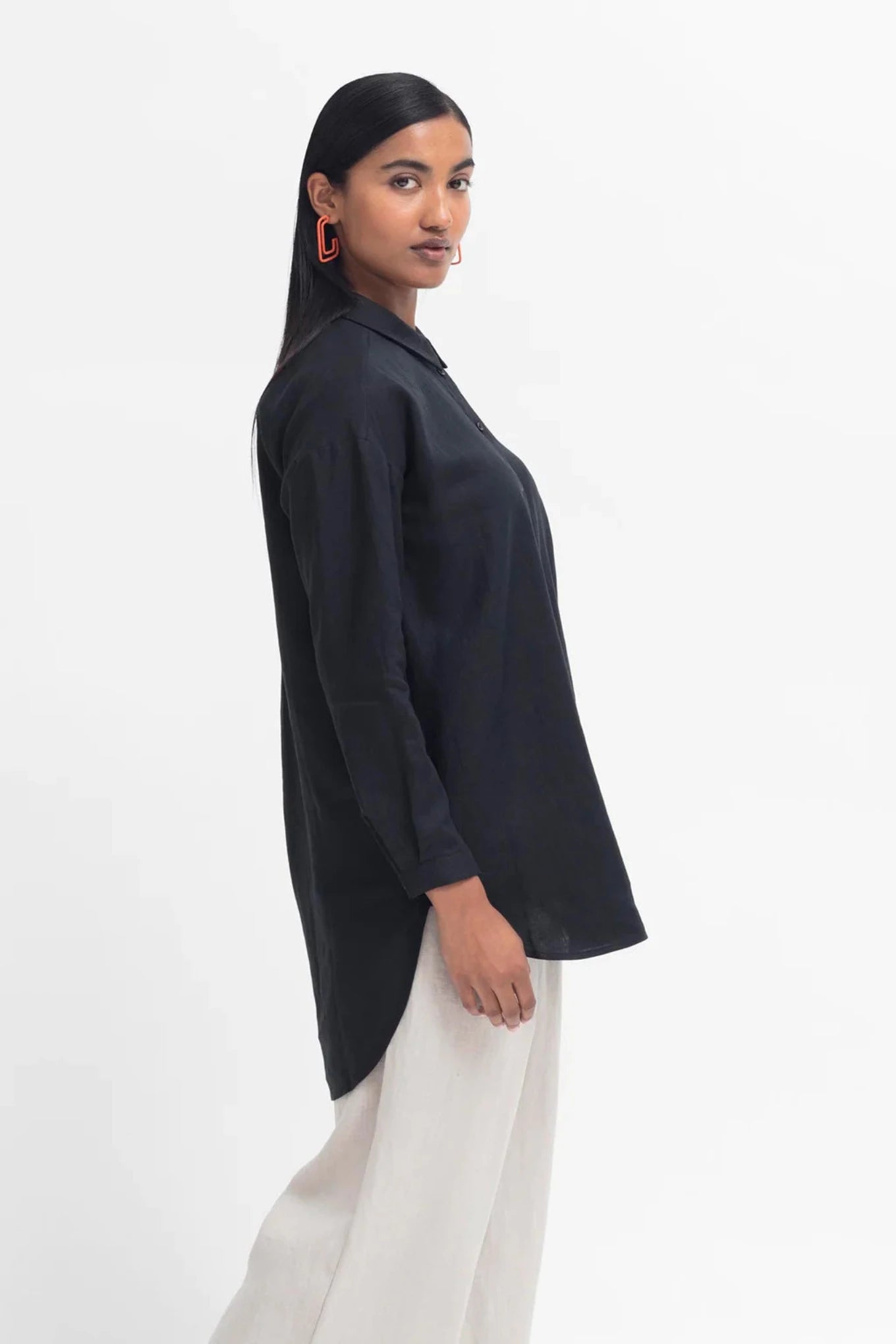 Elk the Label classic black linen shirt, Yenna.