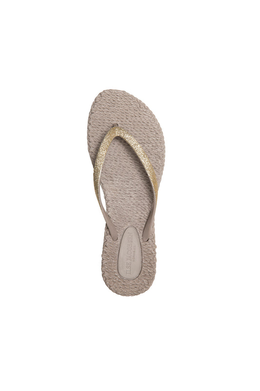 Ilse Jacobsen Cheerfuls flip flops rubber thongs with glitter straps in atmosphere, beige with soft gold glitter.