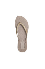 Load image into Gallery viewer, Ilse Jacobsen Cheerfuls flip flops rubber thongs with glitter straps in atmosphere, beige with soft gold glitter.