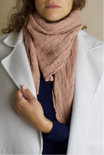 Load image into Gallery viewer, Couleur Chanvre pure hemp made in France carre sqaure scarf in rose des sables, rose pink, sand pink.