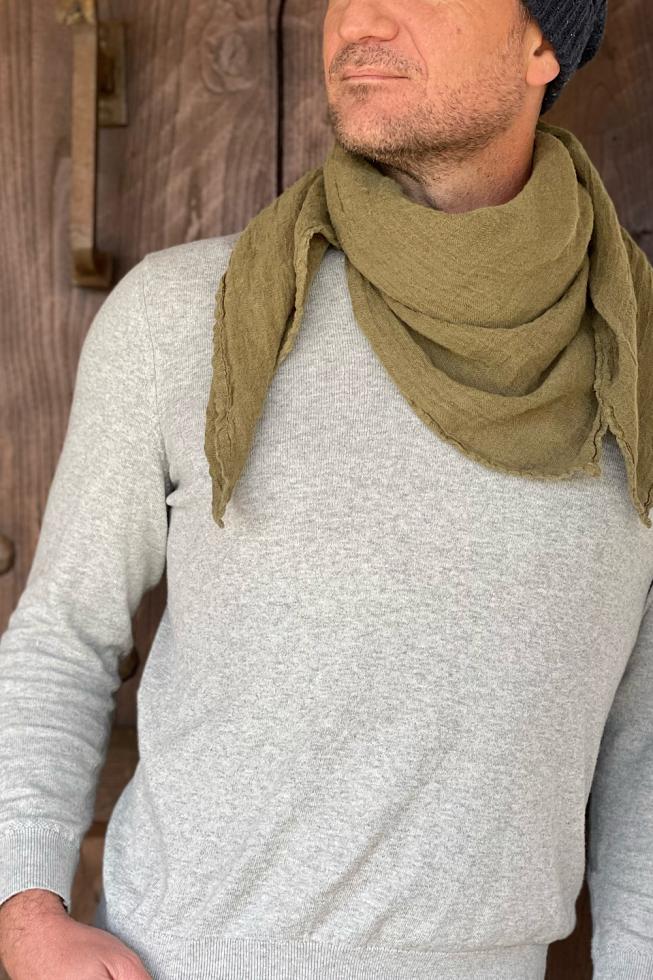 Couleur Chanvre pure hemp made in France carre sqaure scarf in kaki, army green khaki.