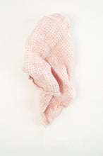 Load image into Gallery viewer, Waffle weave pure linen wash cloth face cloth. In rosa pale pink.