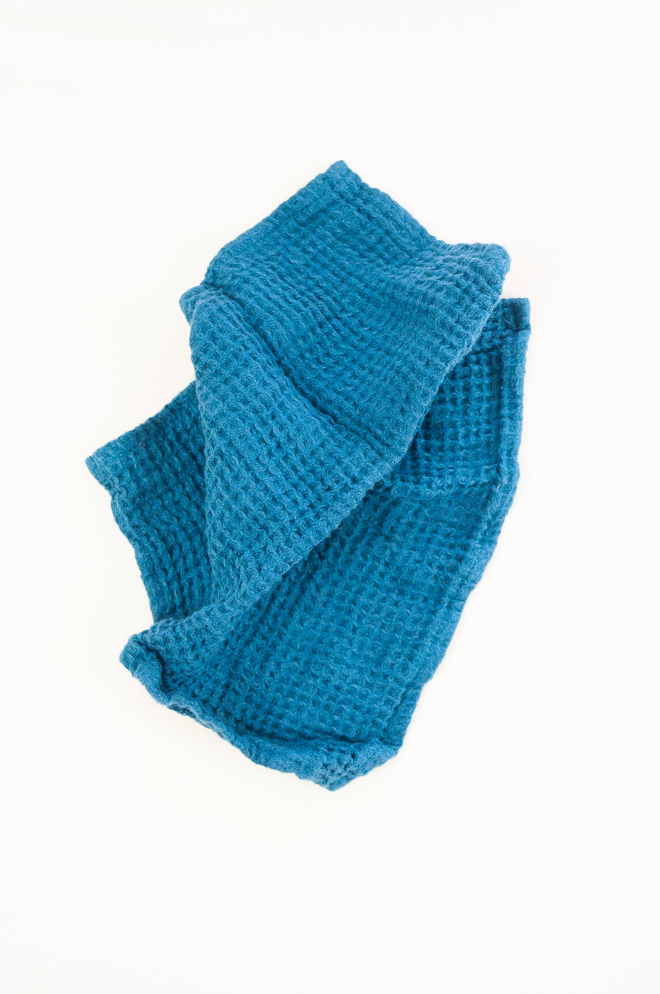 Waffle weave pure linen wash cloth face cloth. In teal blue.