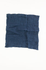 Waffle weave pure linen wash cloth face cloth. In navy blue.