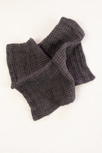 Waffle weave pure linen wash cloth face cloth. In charcoal grey.