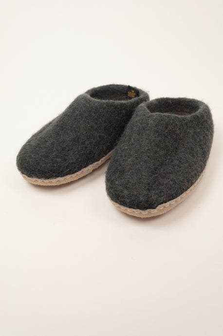 Fair trade handmade wool felt slippers, slip on charcoal.