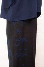 Load image into Gallery viewer, Banana Blue skirt - black and navy jacquard