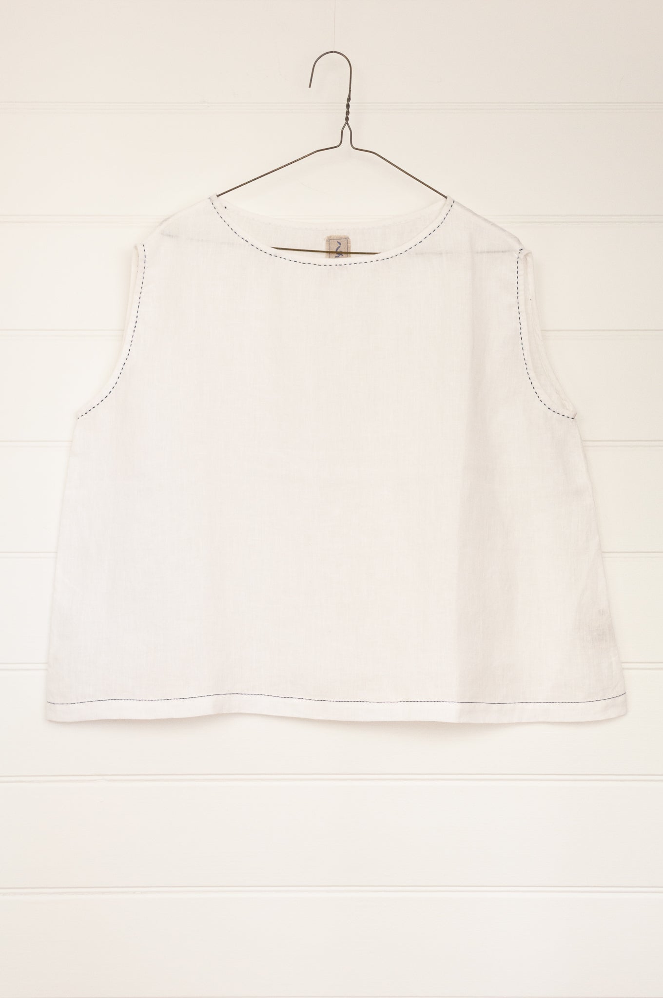 DVE Collection Aishani top in white linen, versatile one size easy fit.