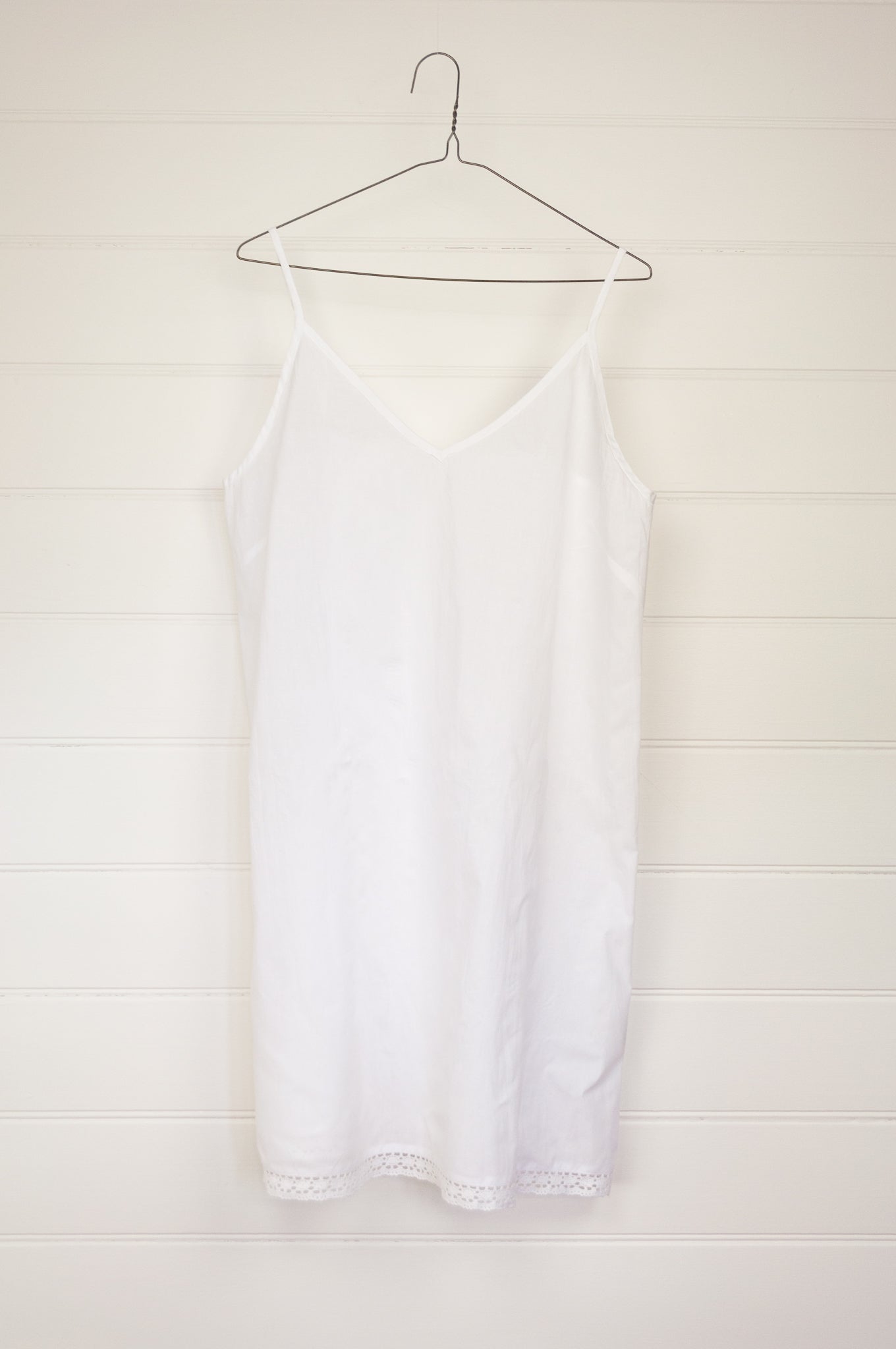 Lace edged cotton slip - white