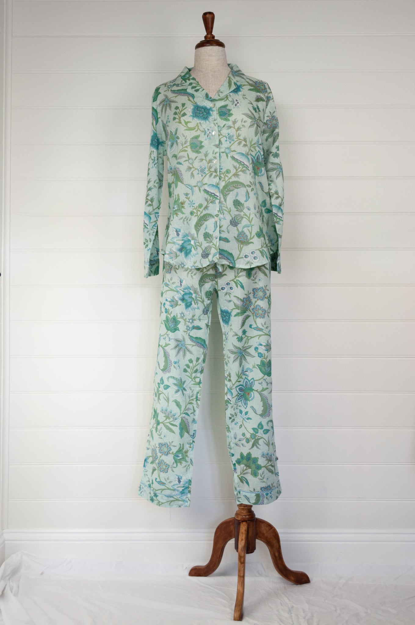 Juniper Hearth cotton voile pyjamas,This Juniper Hearth kimono is screen printed with large aqua, teal and green flowers on a stippled pale blue background.
