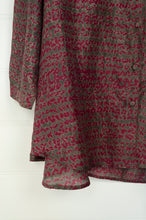Load image into Gallery viewer, Neeru Kumar silk shibori button up collarless shirt in charcoal grey and red.