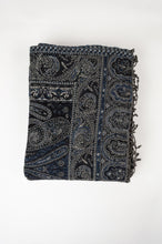 Load image into Gallery viewer, Juniper Hearth pure wool tasseled reversible throw in midnight deep indigo and black paisley.