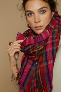 Inoui Editions pure wool scarf Claude plaid in shades of pink.