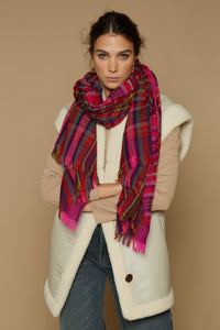 Inoui Editions pure wool scarf Claude plaid in shades of pink.