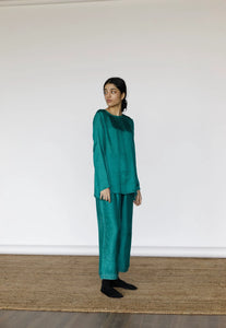Mason and Mill mulberry silk Agnes top in emerald green.
